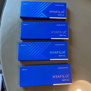 Four unopened and sealed hyaluronic acid filler packets “Hyafilia” Petit 1ml